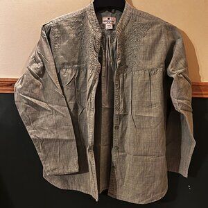 Woolrich woman's long-sleeved button-front shirt